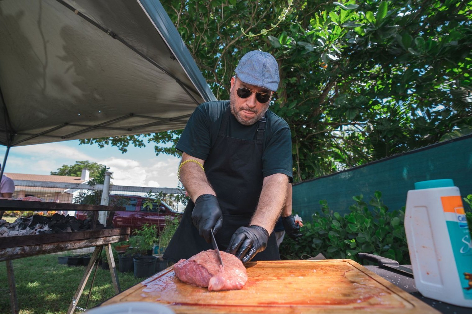 Asador de ASADO2GO trabajando en un evento